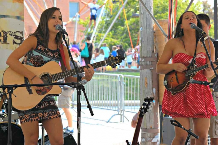 Kristen Zack Born Sisters Sept 8 2013 Mushroom Festival