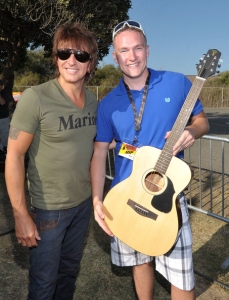Richie+Sambora+Donates+Guitars+Marines+Camp+Brian+Mullen