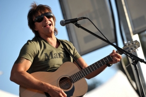 Richie+Sambora+Donates+Guitars+Marines+Camp+performs
