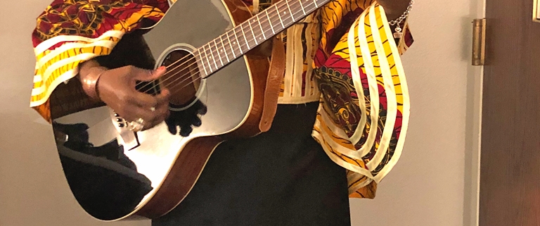 TAHIRA With Her Voyage Air VAOM 04BK