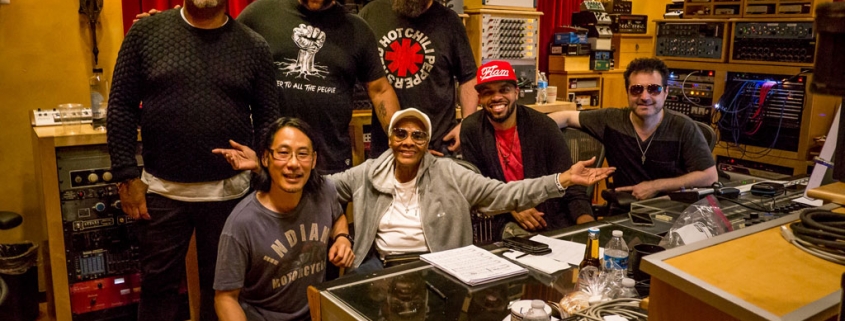 (L to R) Top Row : Kenneth Crouch (Piano), Damon Elliot (Producer) and Dmitry Gorodetsky (Bass) Bottom Row: Thai Long Ly (Engineer) , Dionne Warwick, Donald Barrett (Drums / Musical Director), and Tony Pulizzi (Guitar)