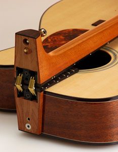 The VAOM-1C hinge closeup